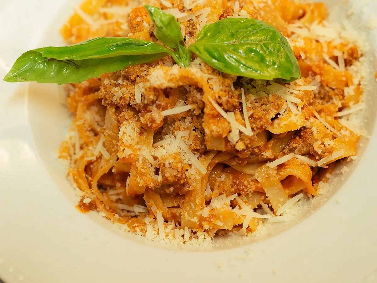 Mafaldine alla bolognese, Via Del Gusto